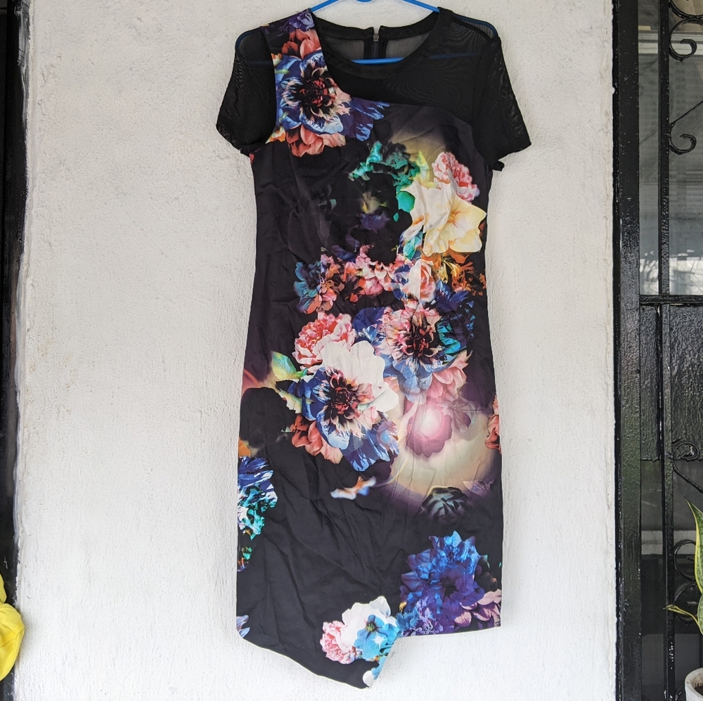 Short sleeve black midi dress